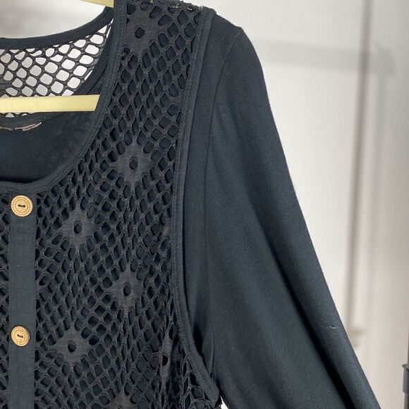 2/$18 White & Black Decorative Buttons Pullover Top, size M - Picture 2 of 6